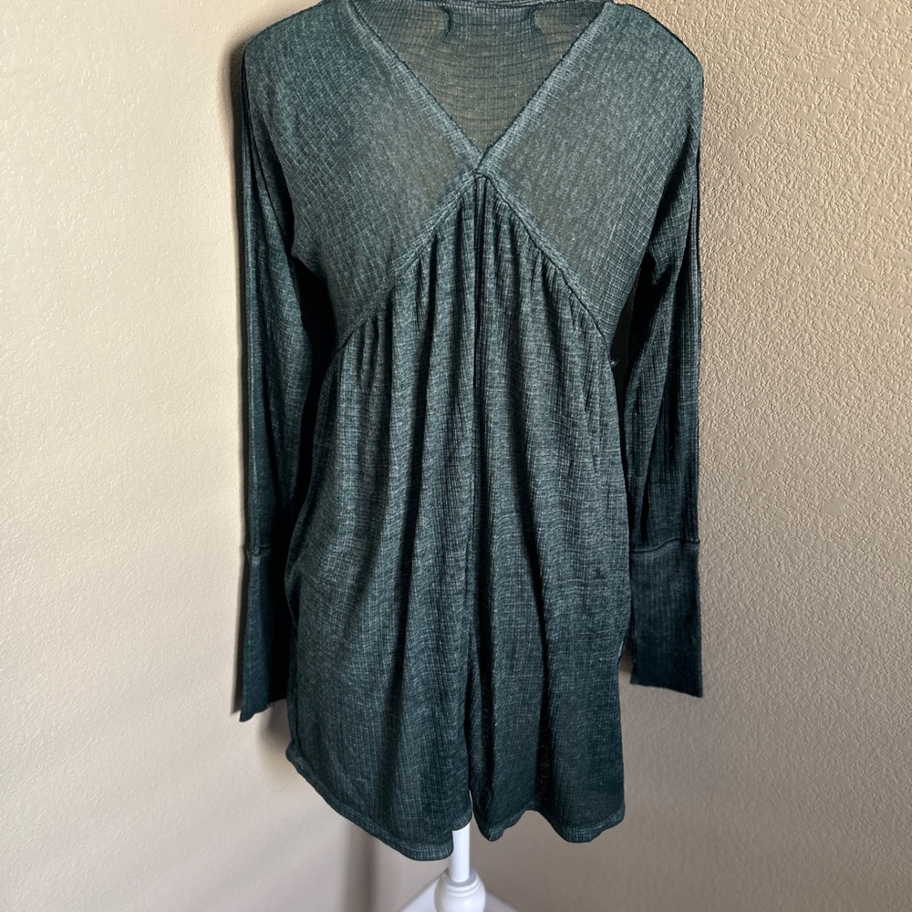 Free people We The Free Forest Green V-Neck Top size S - Picture 5 of 5